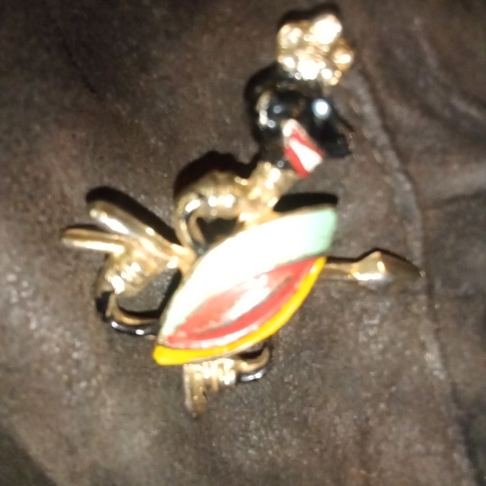 Rare pendant African king holding spear and shield